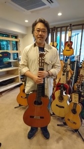 ギタリスト榊原長紀さんご来店!
